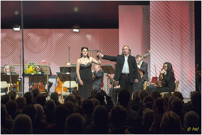 Maxim Mikhailov & Evelina Dobračeva